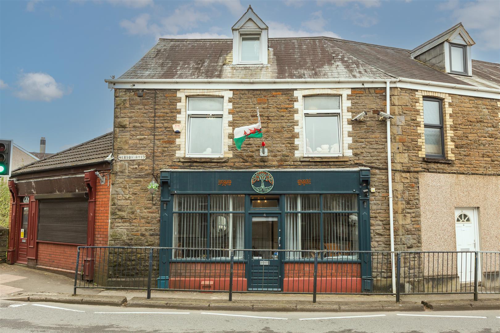 Hebron Road, Clydach, Swansea, SA6 5EJ